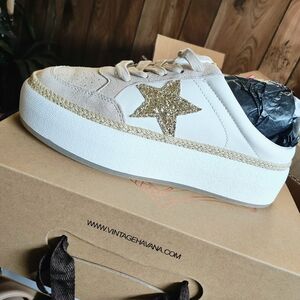 Vintage Havana Cream and Gold Star Sneakers